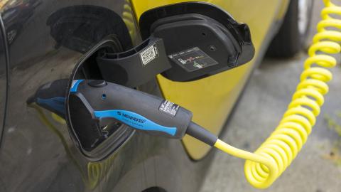 Which customers have Level 2 EV chargers and what programs should you offer them?